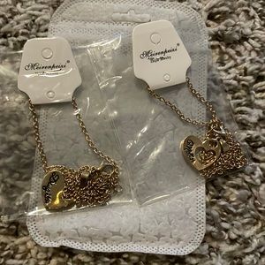 Mom and daughter matching necklace set.